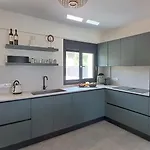 Villa Location For 6 Or 8 Guests, 3 Bathrooms & Private Pool