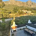 Location For 6 Or 8 Guests, 3 Bathrooms & Private Pool *