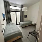 Location For 6 Or 8 Guests, 3 Bathrooms & Private Pool Villa