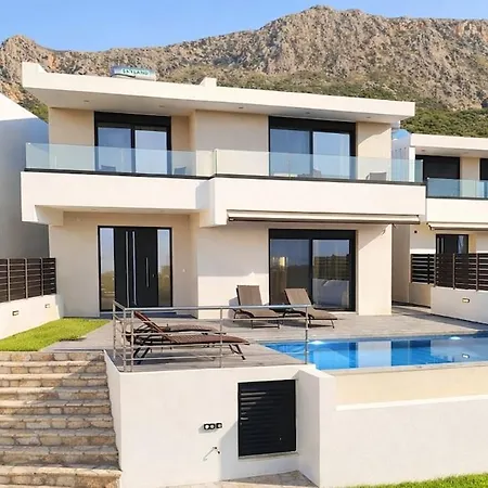 Passion 4 Bedroom & Private Pool In Town *