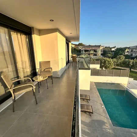 Location For 6 Or 8 Guests, 3 Bathrooms & Private Pool * Mesokhórion