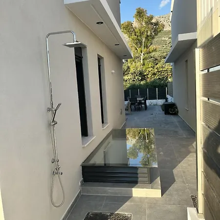 Location For 6 Or 8 Guests, 3 Bathrooms & Private Pool Mesokhórion