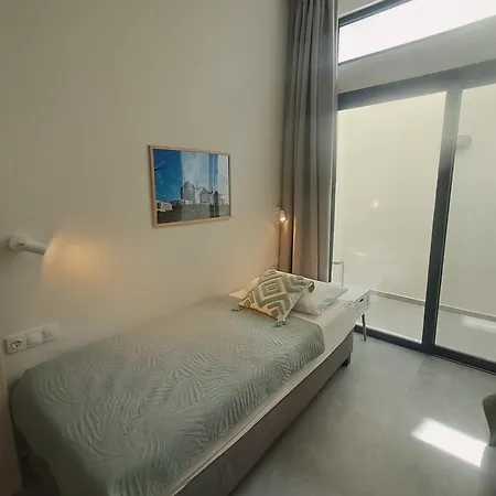 Passion 4 Bedroom & Private Pool In Town Mesokhórion