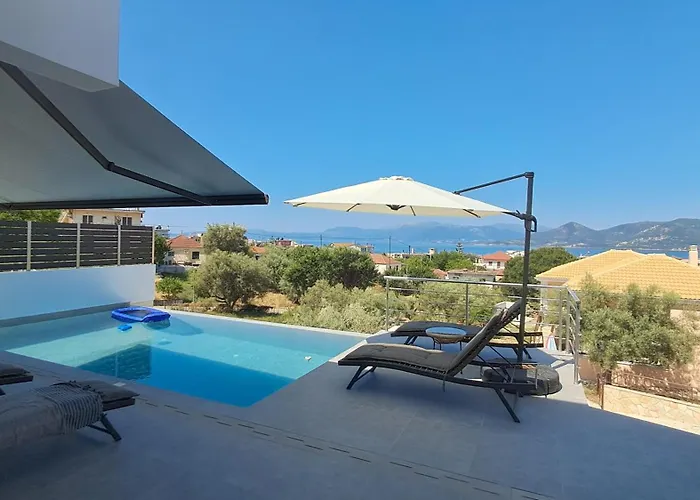 Location For 6 Or 8 Guests, 3 Bathrooms & Private Pool