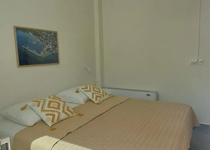 Villa Location For 6 Or 8 Guests, 3 Bathrooms & Private Pool