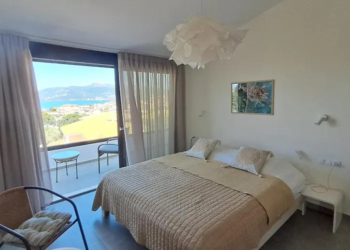 Location For 6 Or 8 Guests, 3 Bathrooms & Private Pool Villa
