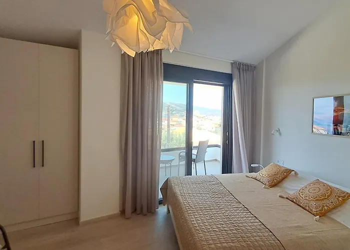 Location For 6 Or 8 Guests, 3 Bathrooms & Private Pool Mesochorion (Evrytania)